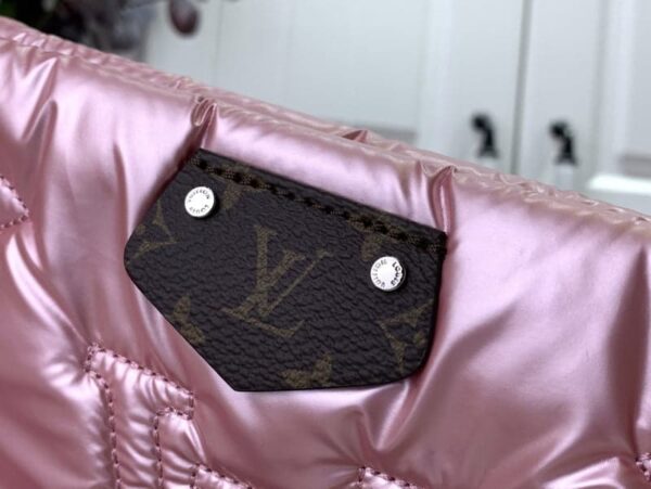 1:1 Replica Louis Vuitton LV Maxi Multi Pochette Accessoires Sliver/ Light Pink Unique Bag For Women‎ 13.4n/34cm M21057