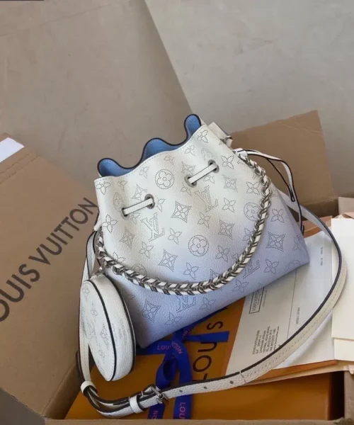 louis-vuitton-bella-bucket-m57856