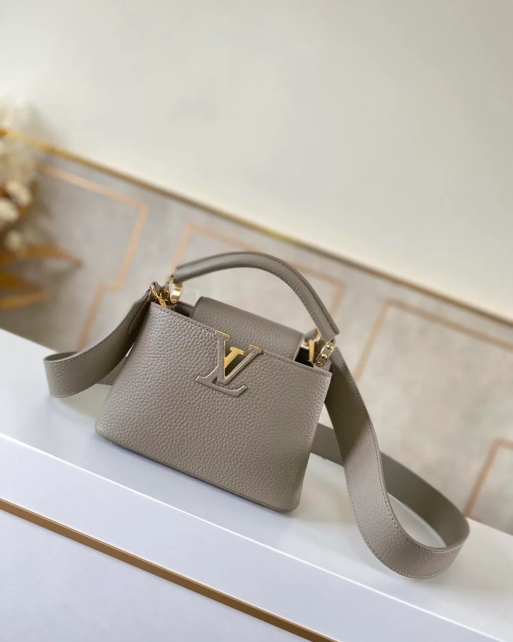 louis-vuitton-capucines-mini