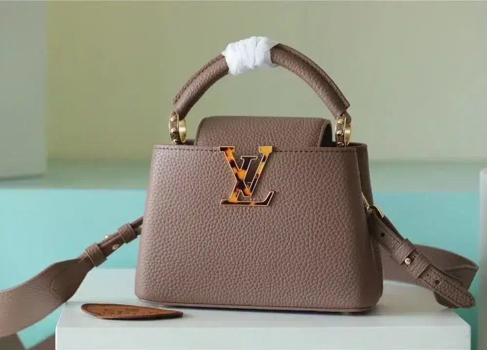 louis-vuitton-capucines-mini-m56071