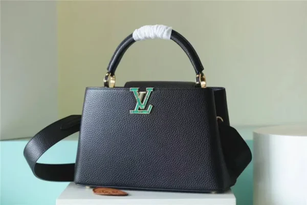 louis-vuitton-capucines-mm-m42259