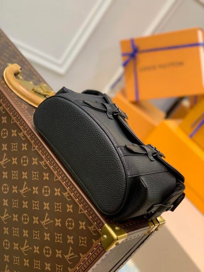 louis vuitton christopher messenger m58476 3