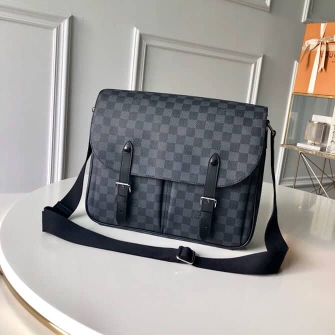 louis-vuitton-christopher-messenger-n41500