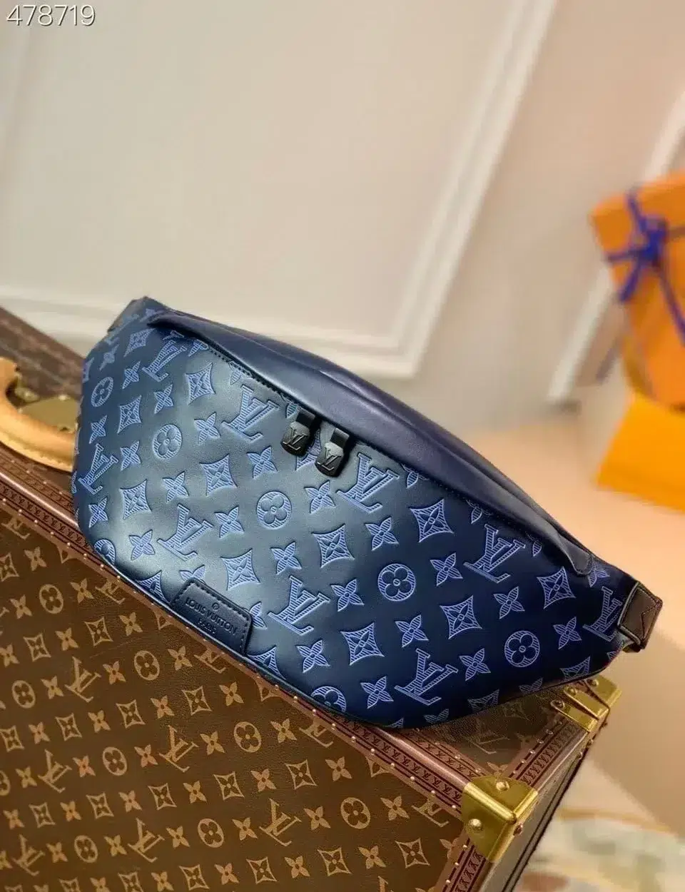 louis-vuitton-discovery-bumbag-pm-m45729