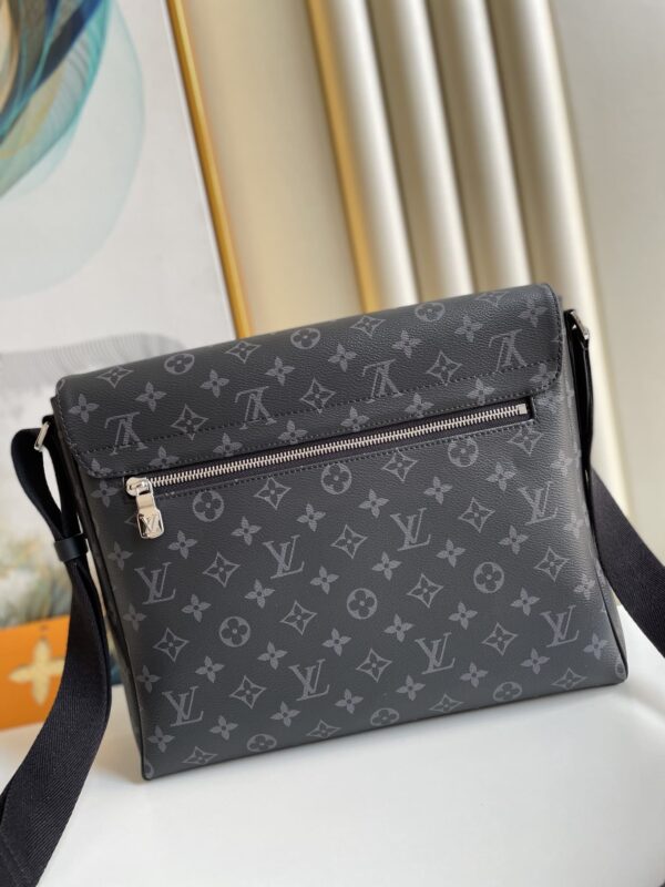 1:1 Replica Louis Vuitton LV District MM Monogram Eclipse Canvas Unique Bag For Men M44001 - 12.2in/31cm