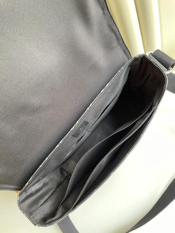 1:1 Replica Louis Vuitton LV District MM Monogram Eclipse Canvas Unique Bag For Men M44001 - 12.2in/31cm