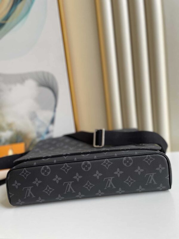 1:1 Replica Louis Vuitton LV District MM Monogram Eclipse Canvas Unique Bag For Men M44001 - 12.2in/31cm