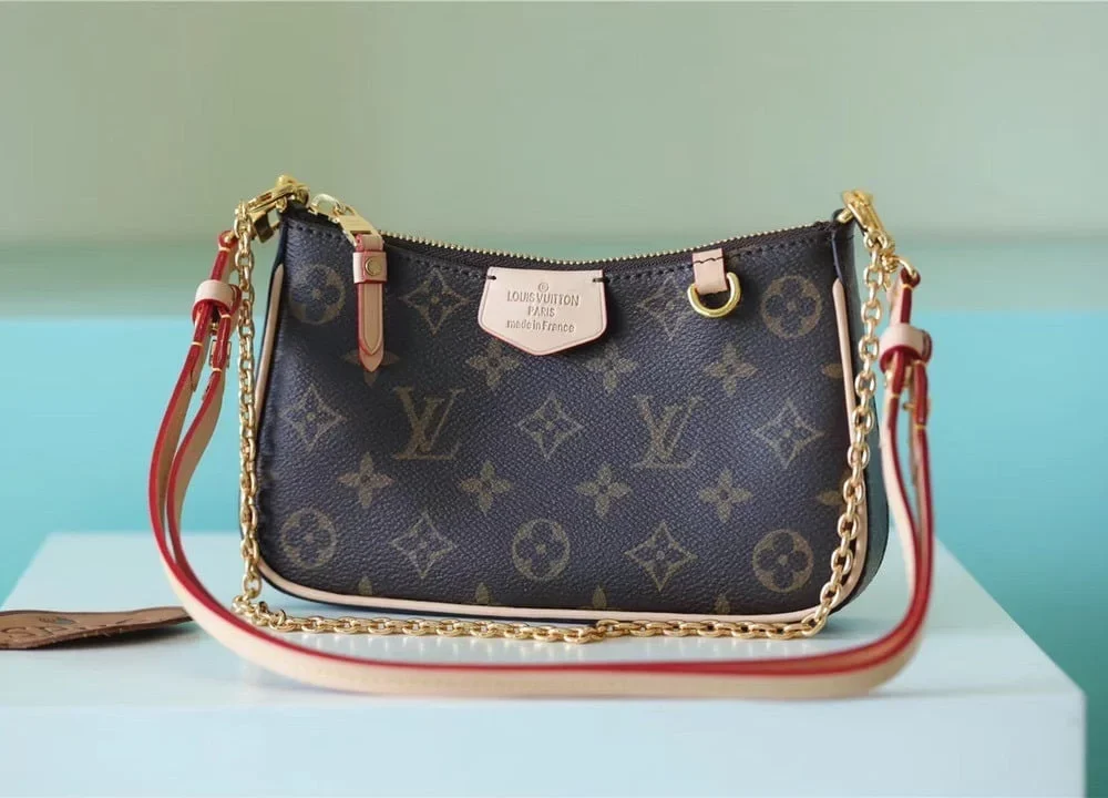 louis-vuitton-easy-pouch-on-strap-monogram-canvas