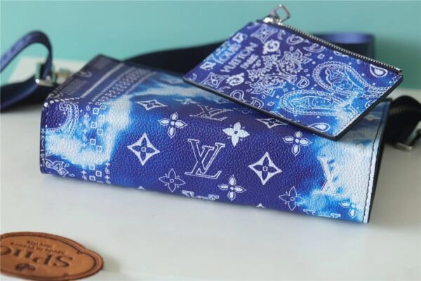 1:1 Replica Louis Vuitton LV Gaston Wearable Wallet Monogram Blue Unique Bag For Men M81431 - 8.7in/22cm