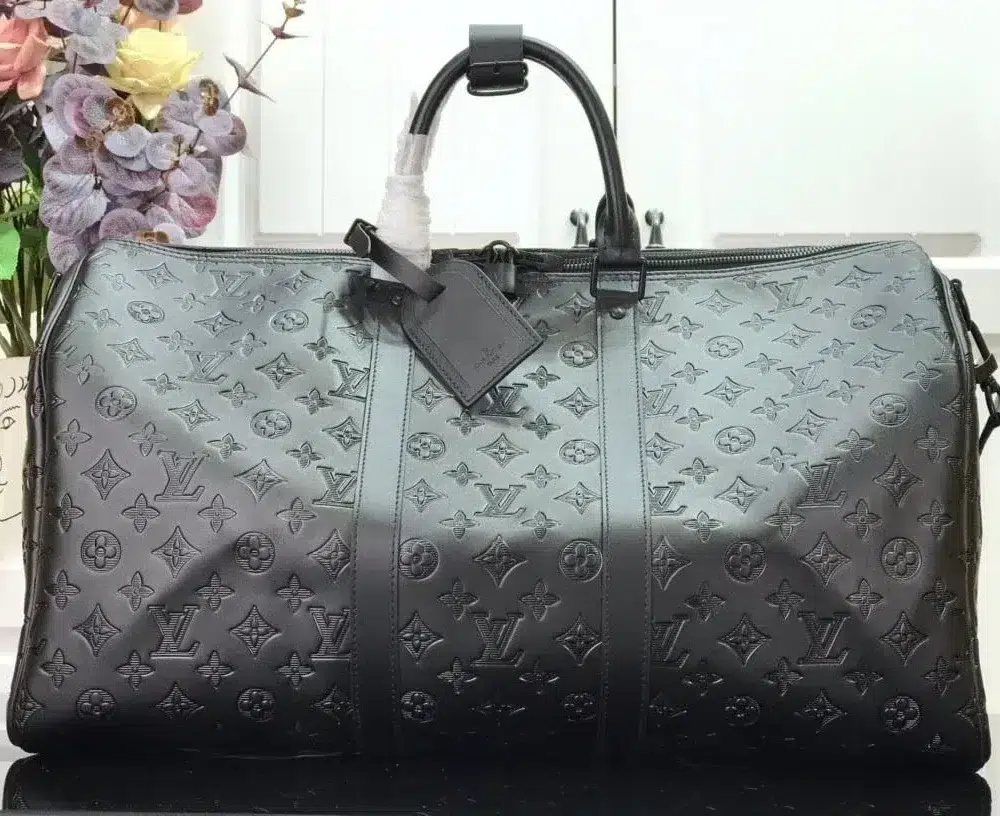 louis-vuitton-keepall-bandoulière-50-monogram-shadow-m44810