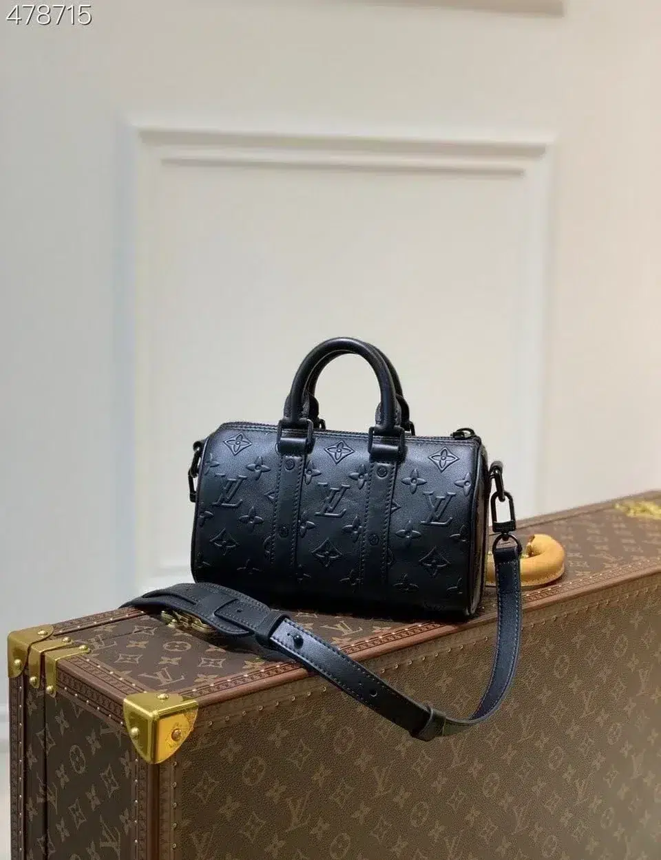 louis-vuitton-keepall-xs-monogram-seal-black-m57960