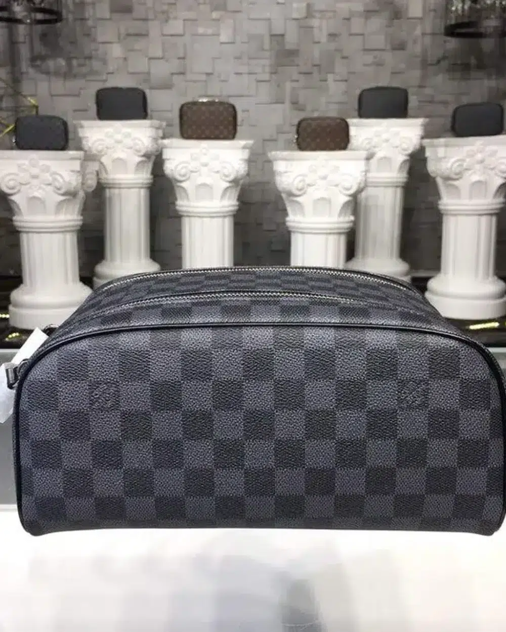 louis-vuitton-king-size-toiletry-damier-graphite-canvas
