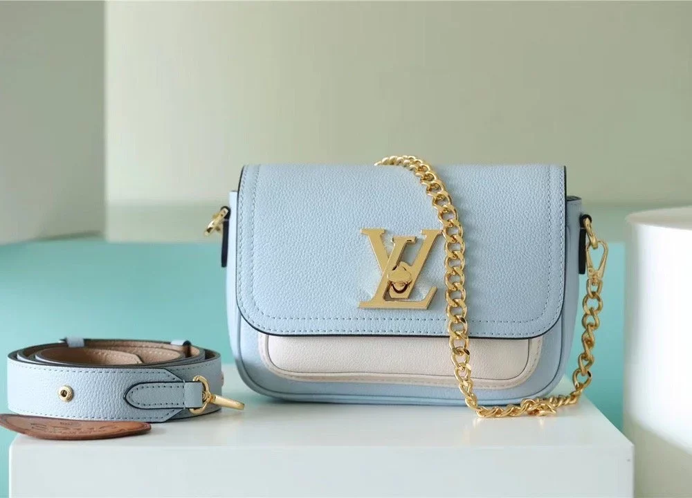 louis-vuitton-lockme-tender-light-blue
