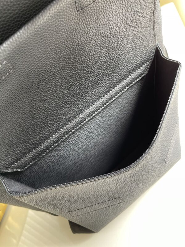 1:1 Replica Louis Vuitton LV Aerogram Backpack Black Essential Bag For Men M57079 - 43cm/ 16.9in