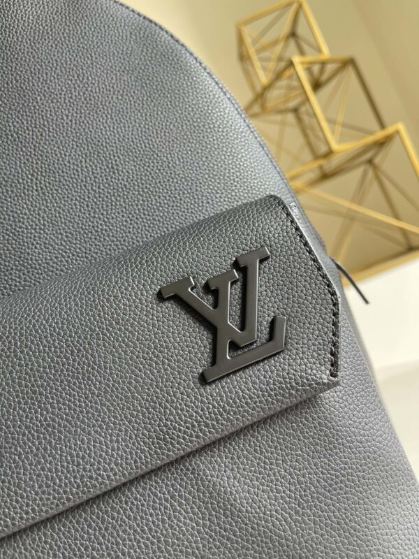 1:1 Replica Louis Vuitton LV Aerogram Backpack Black Essential Bag For Men M57079 - 43cm/ 16.9in