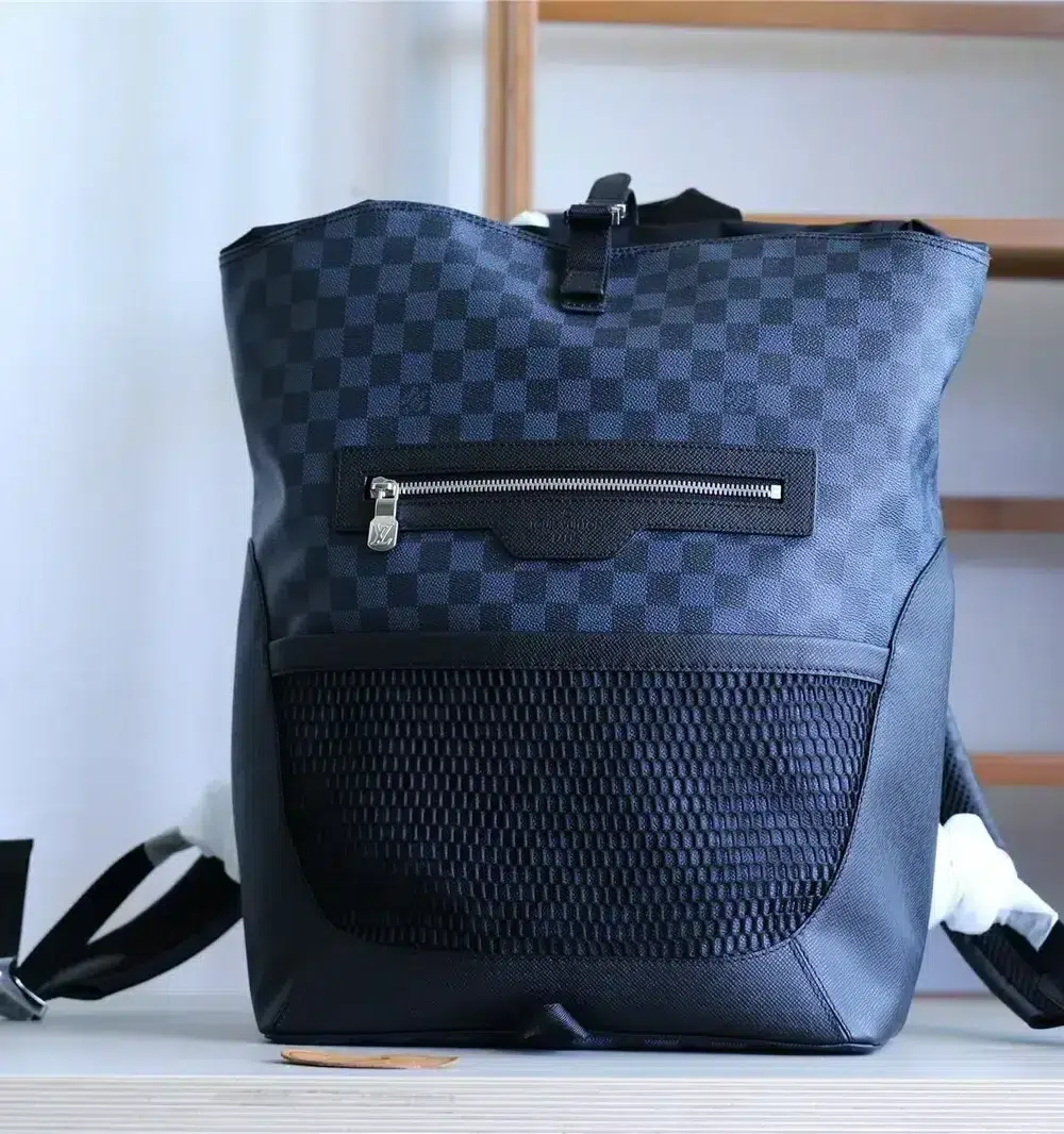 louis-vuitton-matchpoint-backpack-damier-cobalt-taiga-n40009