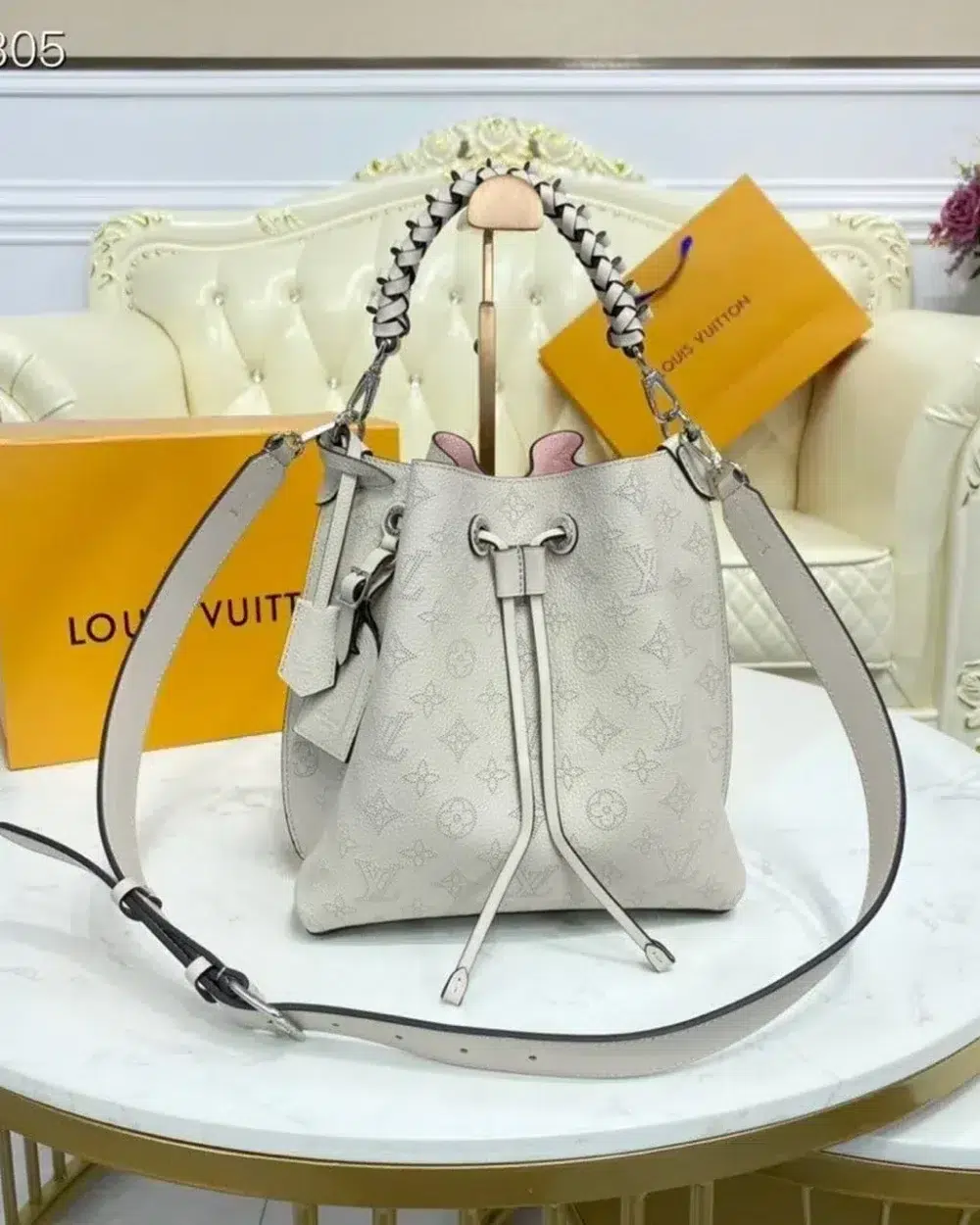 louis-vuitton-muria-bucket-bag-snow-white-m58483
