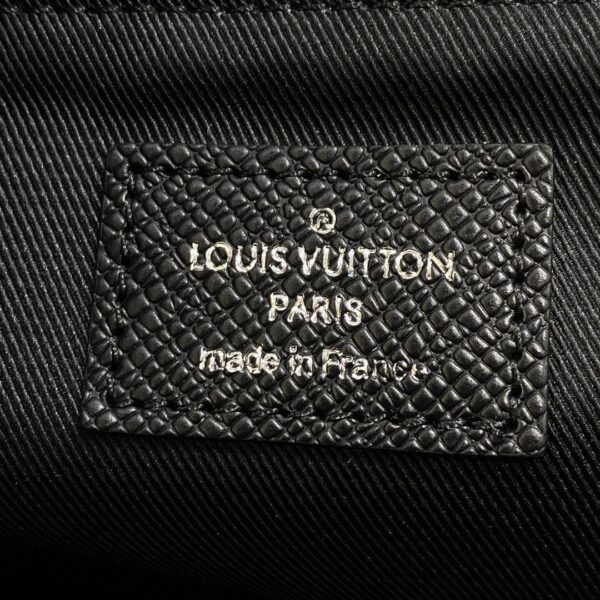 1:1 Replica Louis Vuitton LV New Flap Messenger Taiga Black Unique Bag For Men M30807 - 11.1in/28.3cm