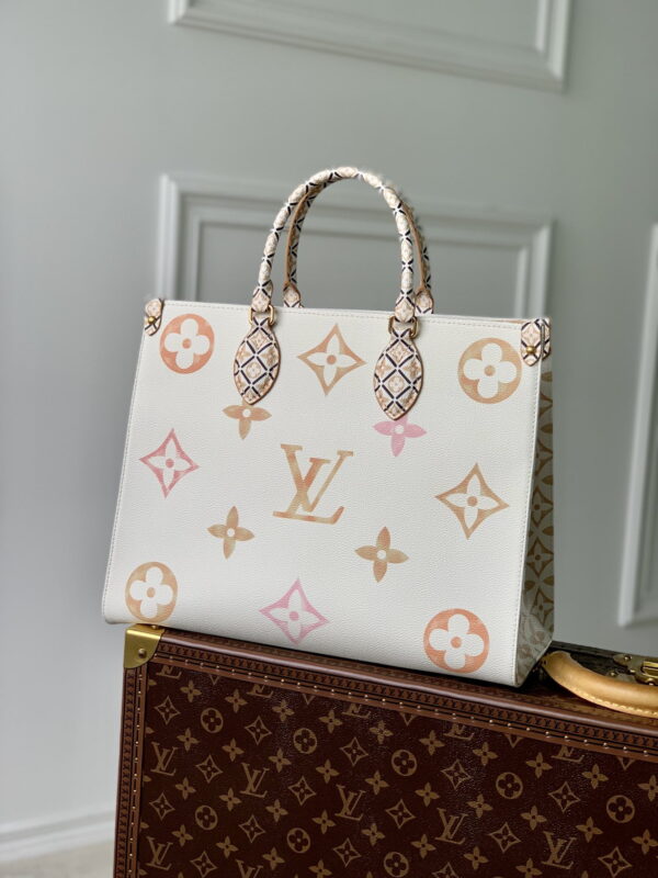 1:1 Replica Louis Vuitton LV OnTheGo MM Beige Essential Bag For Women M22975 - 35cm/ 13.8in