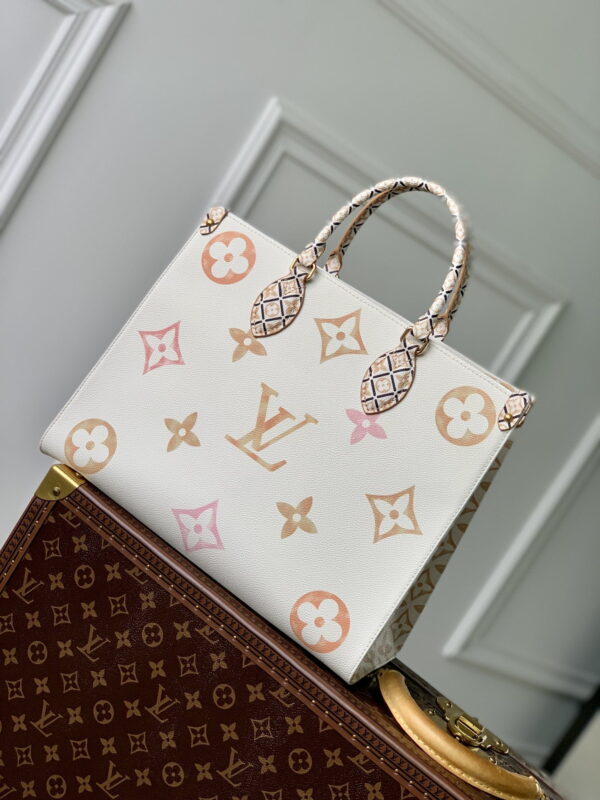 1:1 Replica Louis Vuitton LV OnTheGo MM Beige Essential Bag For Women M22975 - 35cm/ 13.8in
