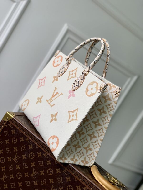 1:1 Replica Louis Vuitton LV OnTheGo MM Beige Essential Bag For Women M22975 - 35cm/ 13.8in