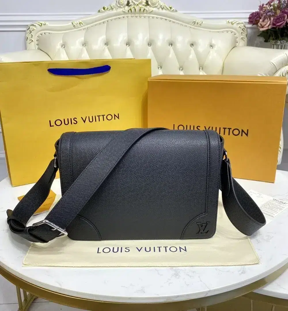 louis-vuitton-replica-new-flap-messenger-taiga-black-m30807