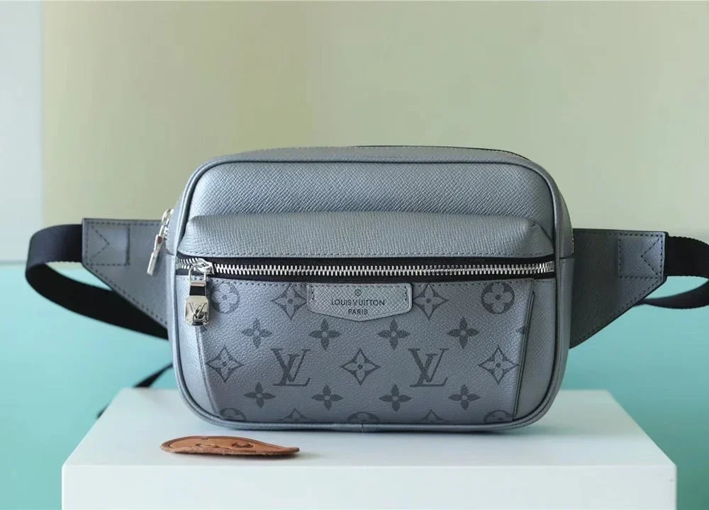 louis-vuitton-replica-outdoor-bumbag-monogram-canvas-grey
