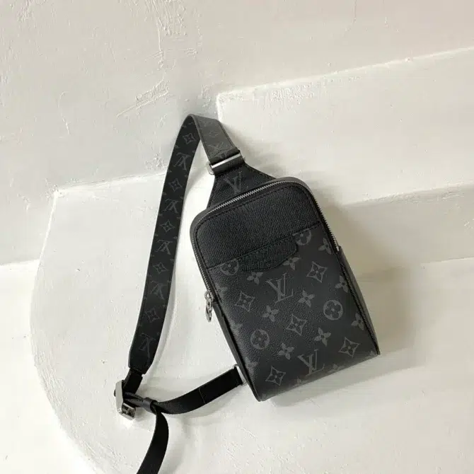 louis-vuitton-replica-outdoor-slingbag-taigarama-noir-black-m30741