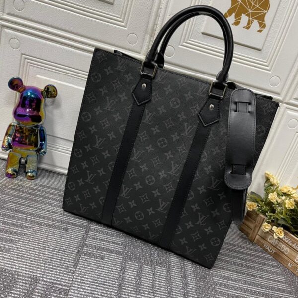 1:1 Replica Louis Vuitton LV Sac Plat Cross Taurillon Black Unique Bag For Men M59960 - 28.5in/11.2cm