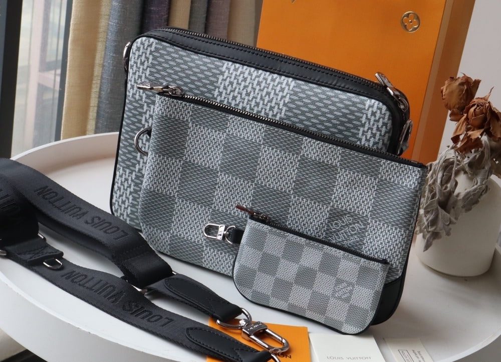 1:1 Replica Louis Vuitton LV Trio Messenger Monogram Eclipse Monogram/ Eclipse Reverse Unique Bag For Men M69443 - 9.8in/25cm
