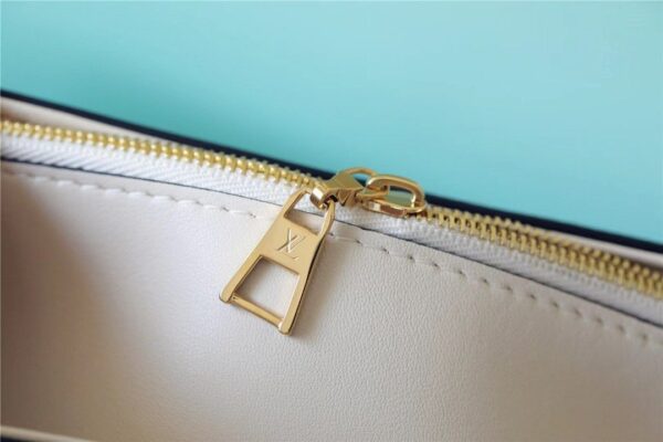 1:1 Replica Louis Vuitton LV Twist MM Epi Light Blue Luxury Bag For Women - 9.1in/23cm