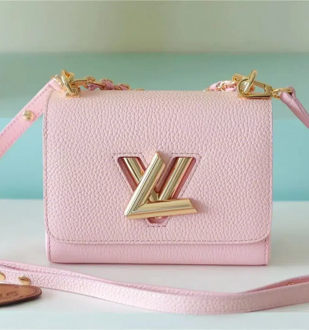 louis-vuitton-twist-pm-m20699