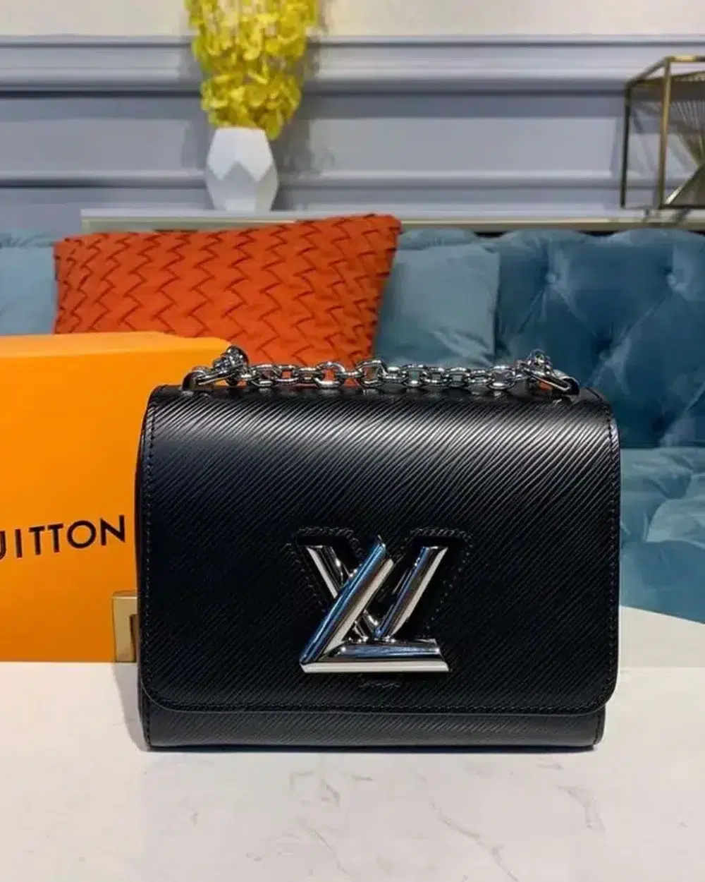 louis-vuitton-twist-pm-m80836