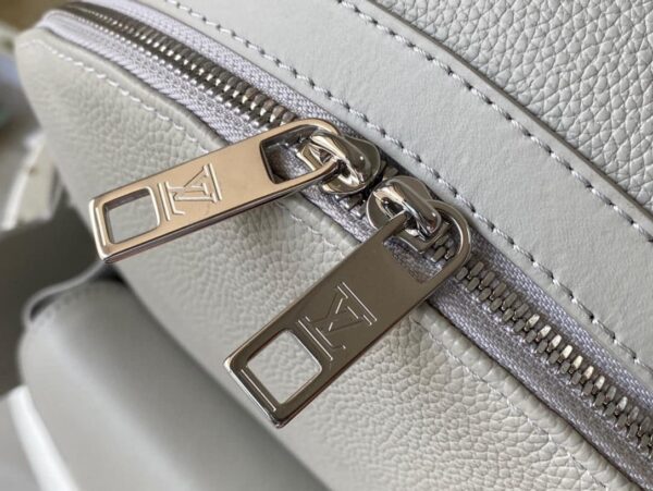 1:1 Replica Louis Vuitton LV Takeoff Backpack LV Aerogram Unique Bag For Men M59325 - 43cm
