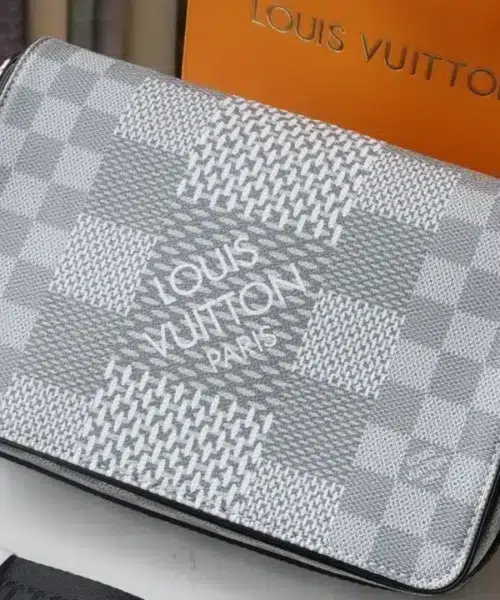studio-messenger-damier-graphite-plaster-n50014
