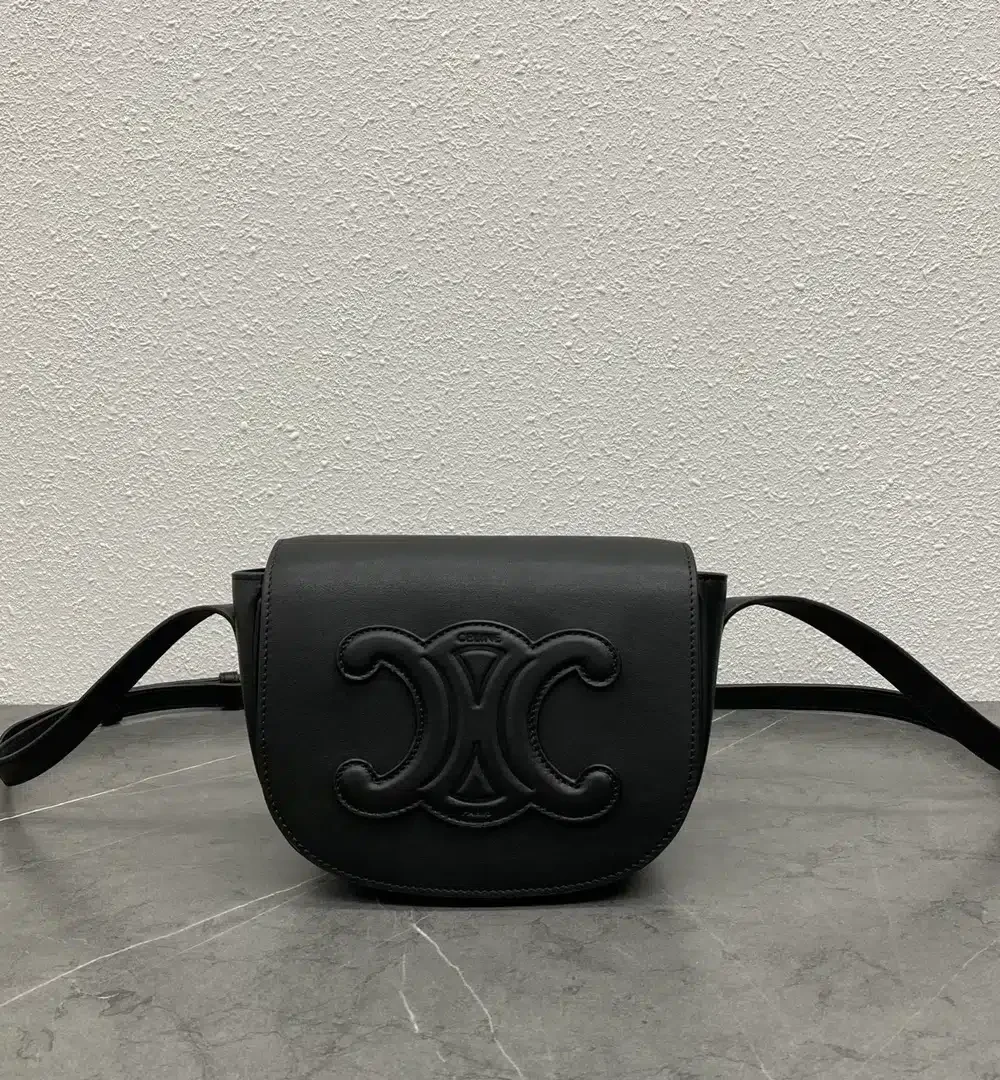 1:1 Replica Celine Folco Cuir Triomphe Black For Women 7in/19cm 198263DU3.38NO