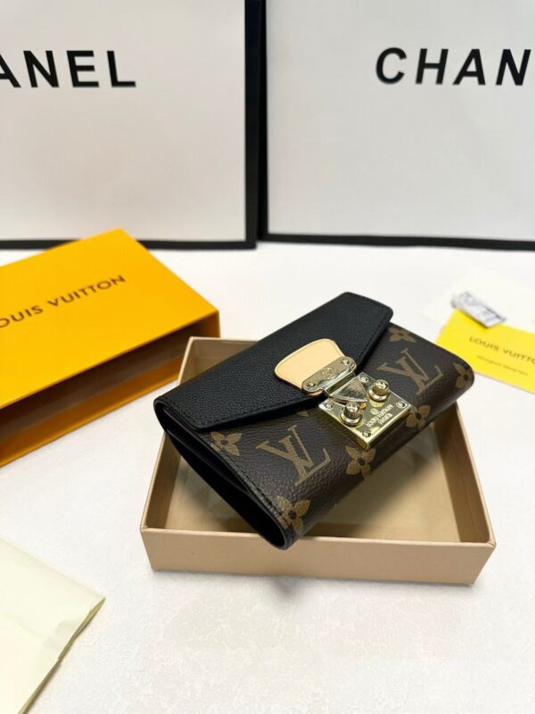 1:1 Replica Louis Vuitton Pallas Monogram 13cm Black