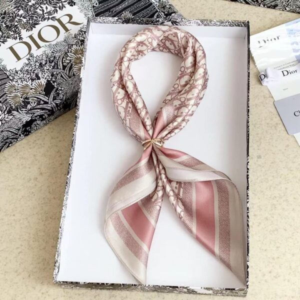 Square 70cm Silk Scarves (Random Style)