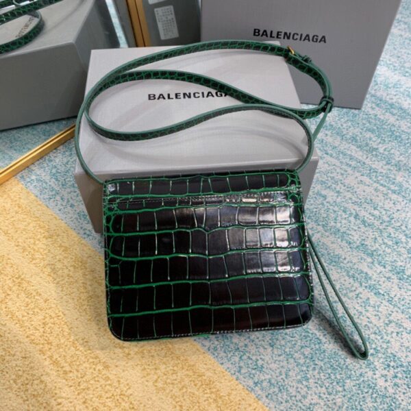 Balenciaga Bolso Bandolera B In Dark Green, For Women, Women's Bags 7in/18cm