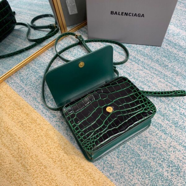 Balenciaga Bolso Bandolera B In Dark Green, For Women, Women's Bags 7in/18cm