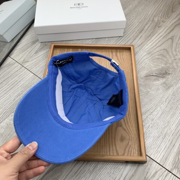 Balenciaga Diagonal Cap In Blue