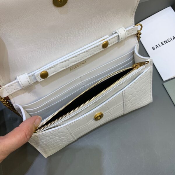 Balenciaga Hourglass Wallet On Chain in White, For Women, Women's Bags 7.6in/19cm 6560501LRGM9016