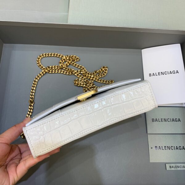Balenciaga Hourglass Wallet On Chain in White, For Women, Women's Bags 7.6in/19cm 6560501LRGM9016