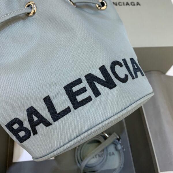 Balenciaga Le Cagole Medium Bucket Bag In Light Gray, For Women, Women's Bags 7in/18cm