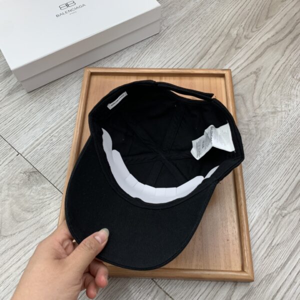 Balenciaga Logo Cap In Black