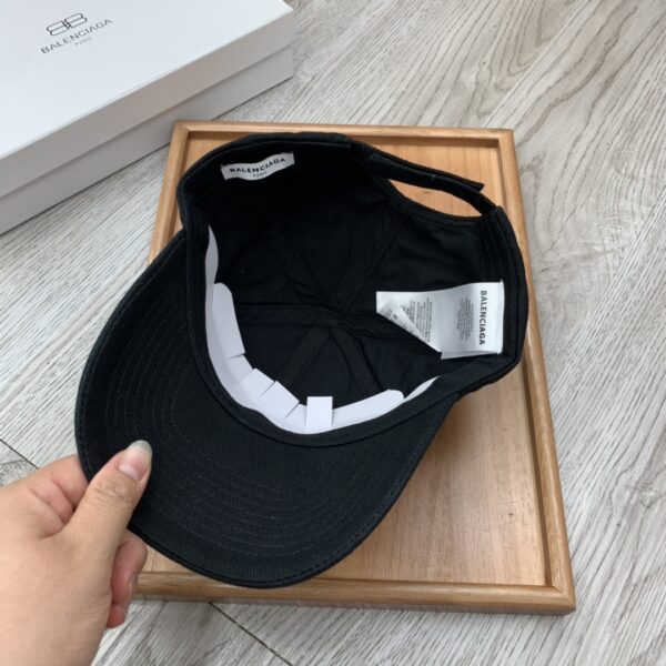 Balenciaga Logo Front Cap In Black