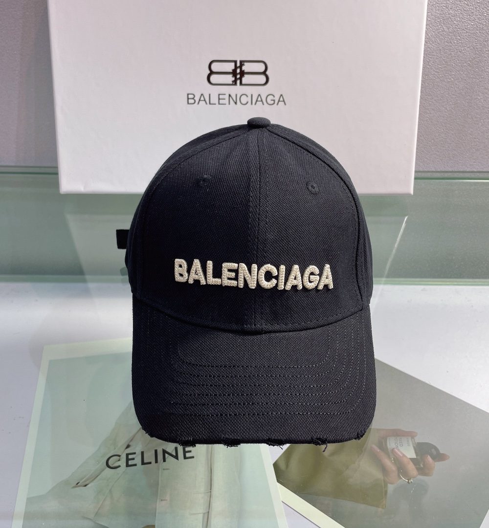Balenciaga Logo Front Cap In Black