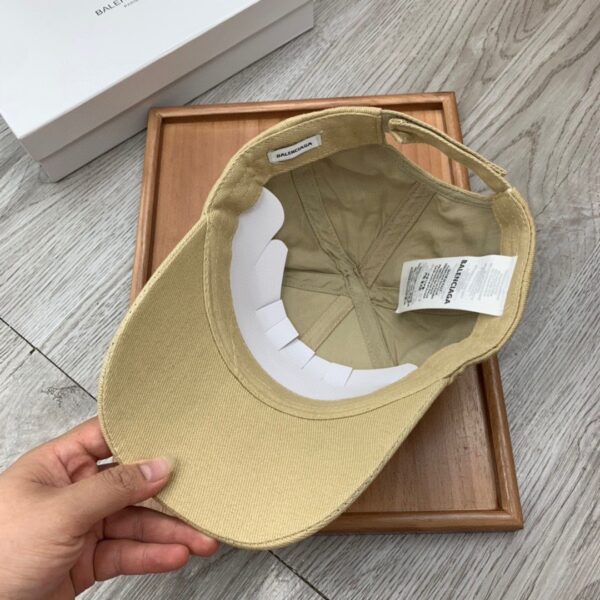 Balenciaga Logo Visor Cap In Beige