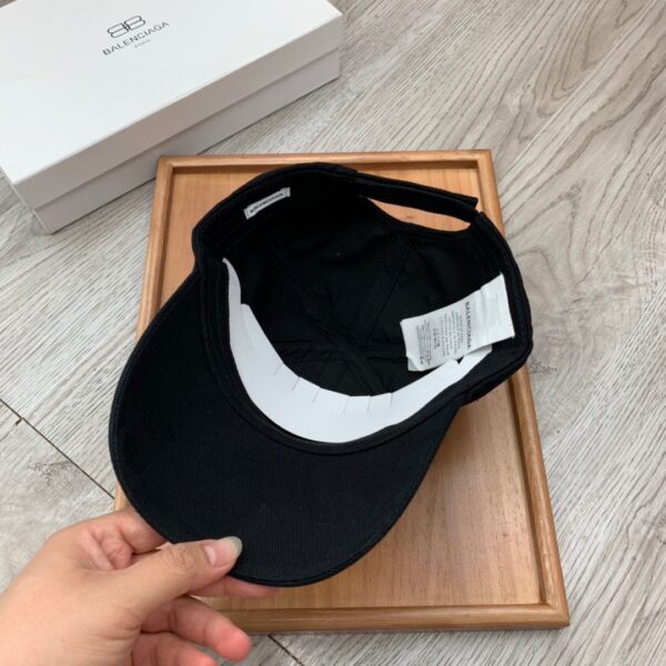 Balenciaga Logo Visor Cap In Black