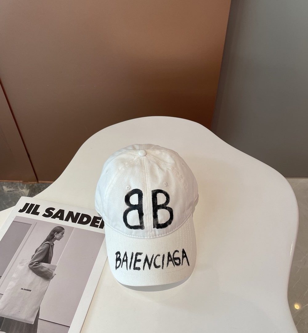 Balenciage BB Sprayed White Cap